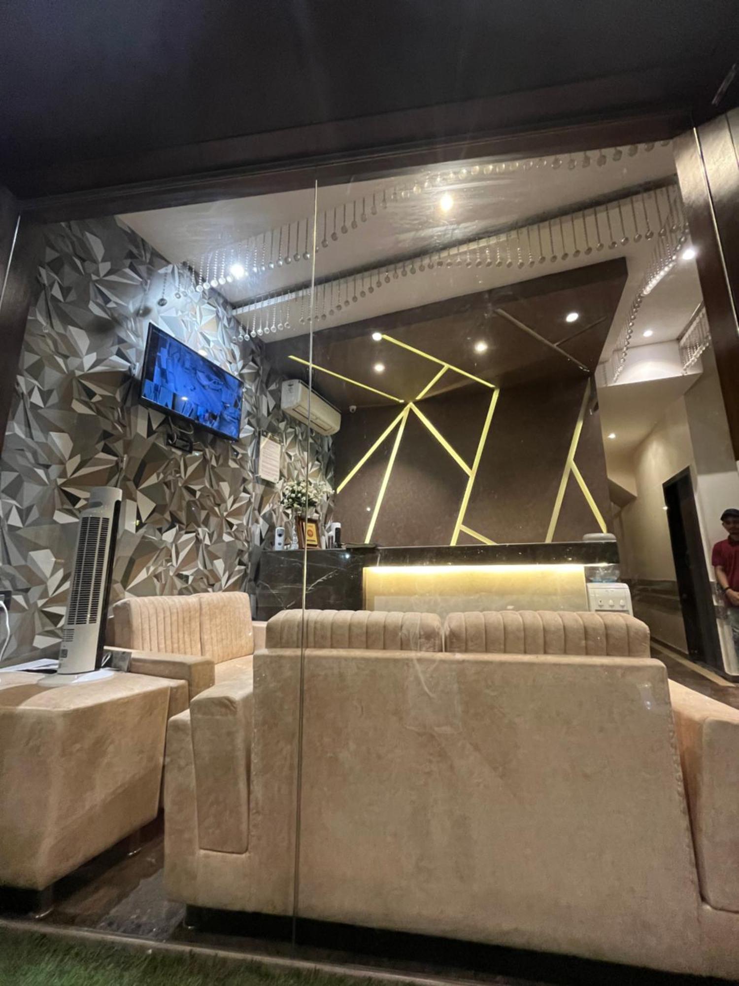Hotel Meriton Mumbai International Airport T-2 Luaran gambar