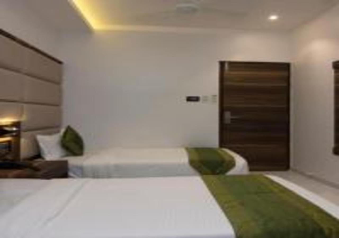 Hotel Meriton Mumbai International Airport T-2 Luaran gambar
