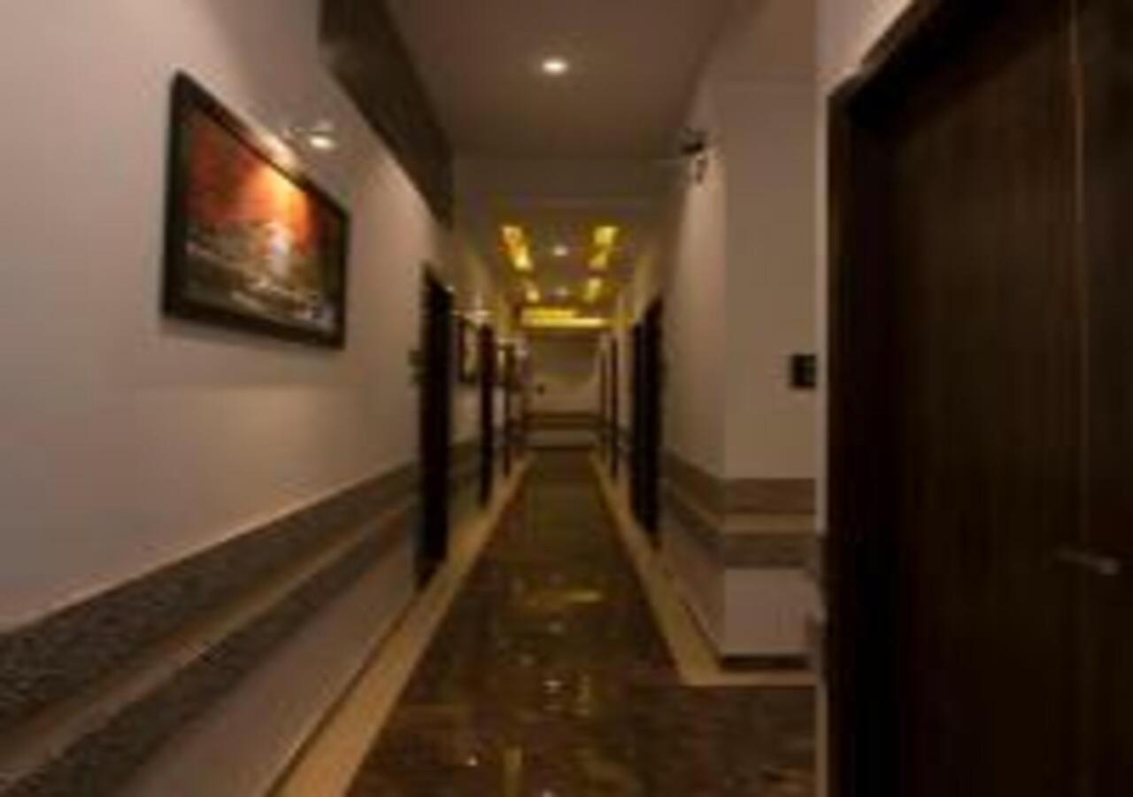 Hotel Meriton Mumbai International Airport T-2 Luaran gambar